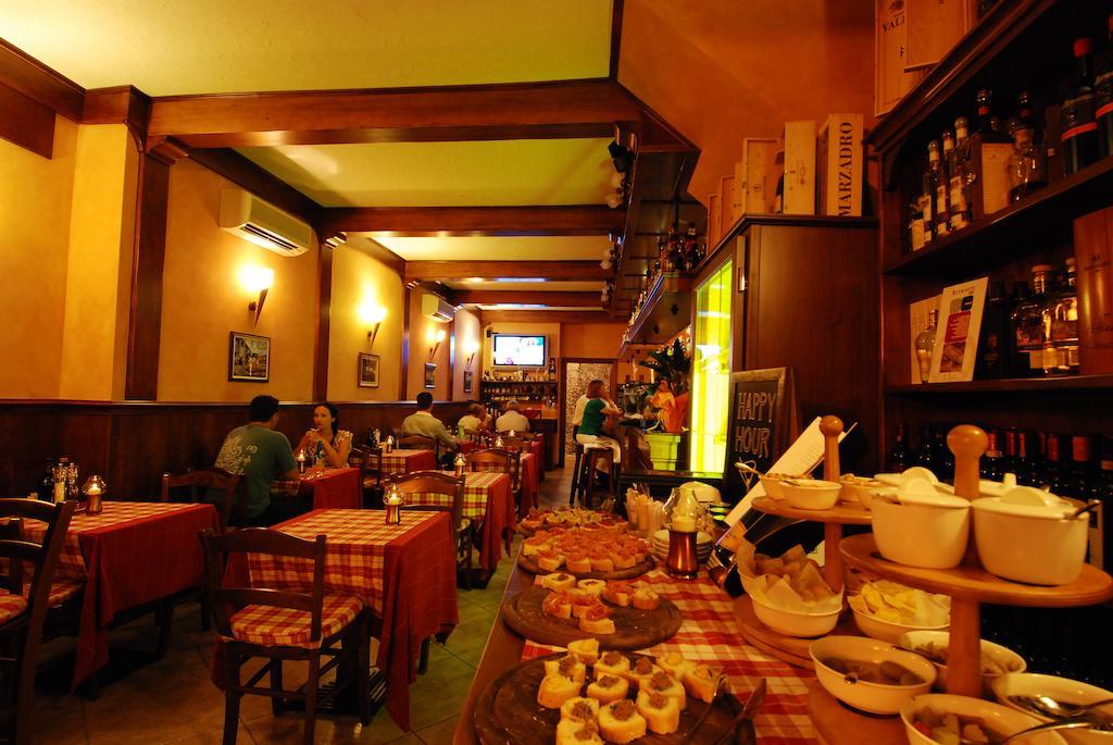 Albergo Ristorante Montebaldo 리몬네술가르다 외부 사진