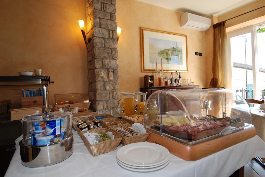 Albergo Ristorante Montebaldo 리몬네술가르다 외부 사진