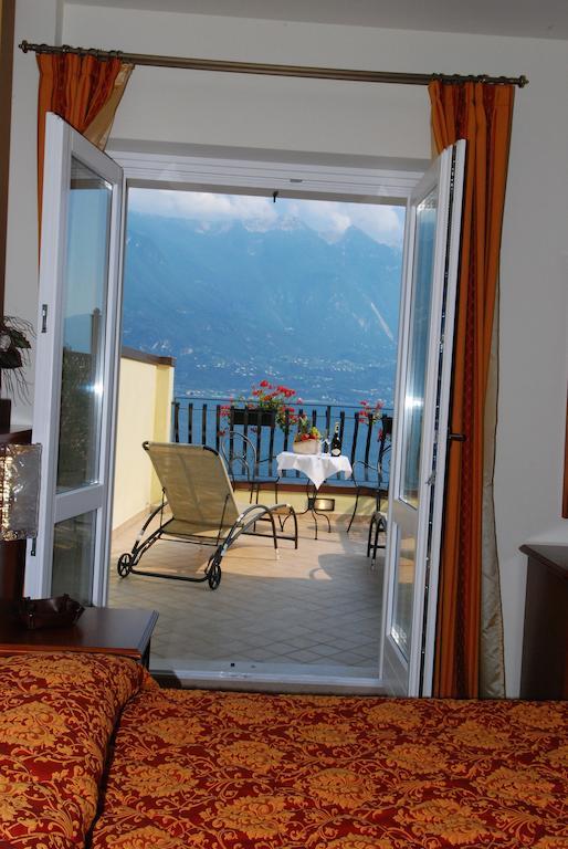 Albergo Ristorante Montebaldo 리몬네술가르다 외부 사진