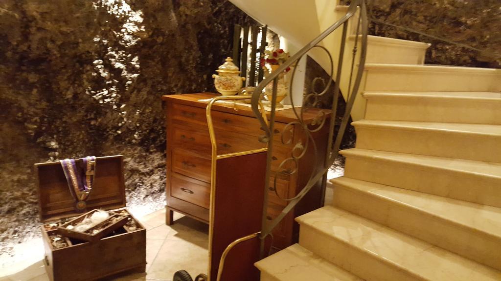 Albergo Ristorante Montebaldo 리몬네술가르다 외부 사진