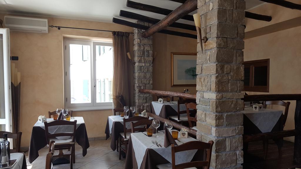 Albergo Ristorante Montebaldo 리몬네술가르다 외부 사진